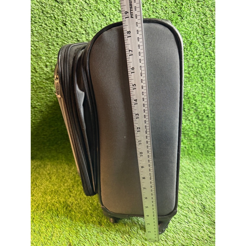 Ben Sherman Carry On Spinner Suitcase Charcoal Gray Softside Rolling Luggage - Picture 10 of 12
